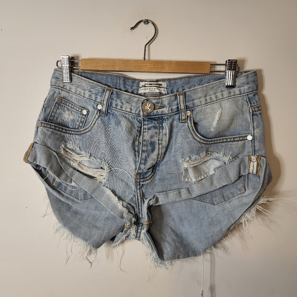 One x Oneteaspoon Distressed Fringe Cutoff Denim Shorts Light Wash Blue Size 24